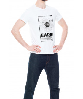 Trace of Space men's white T-shirt "Earth"