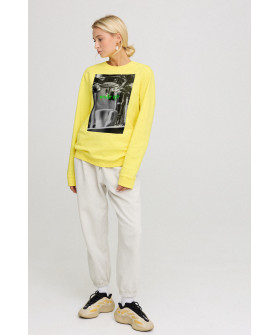 Women's sweatshirt with oversized print /no flis/ 