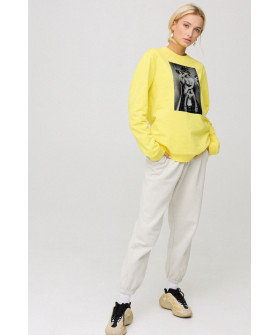 Women's sweatshirt with oversized print /no flis/ 