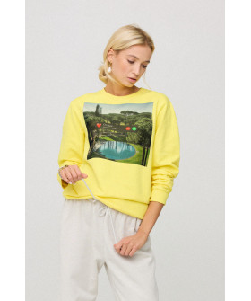 Women's sweatshirt with oversized print /no flis/ 