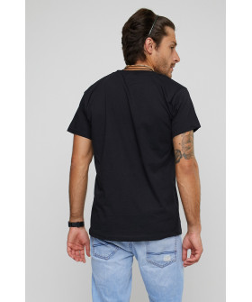 Футболка чоловіча