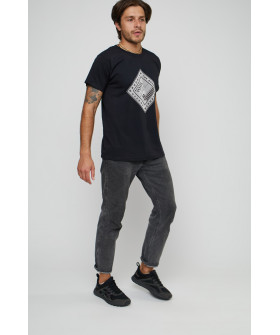 Футболка чоловіча